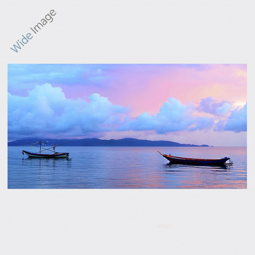 Sail Boat at sunrise, (해돋이의 보트) - 와이드